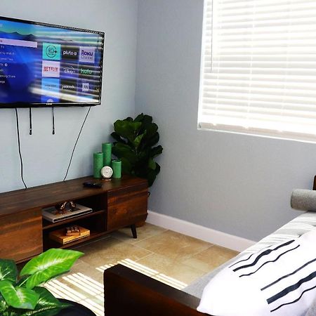 Luxury Studio Suite Close To Tampa Airport Екстер'єр фото
